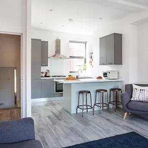 Modern Luxury Apartment, Sleeps 6, Location Apartamento Belfast